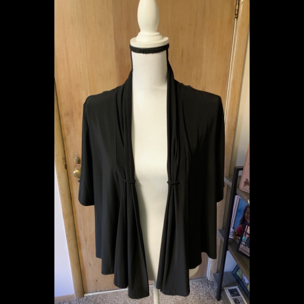 1X black short sleeve jacket